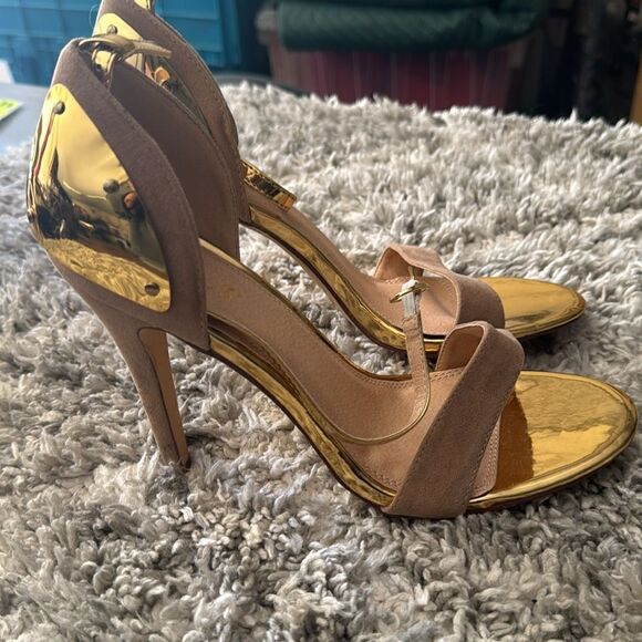 Venus heels  - Picture 2 of 3